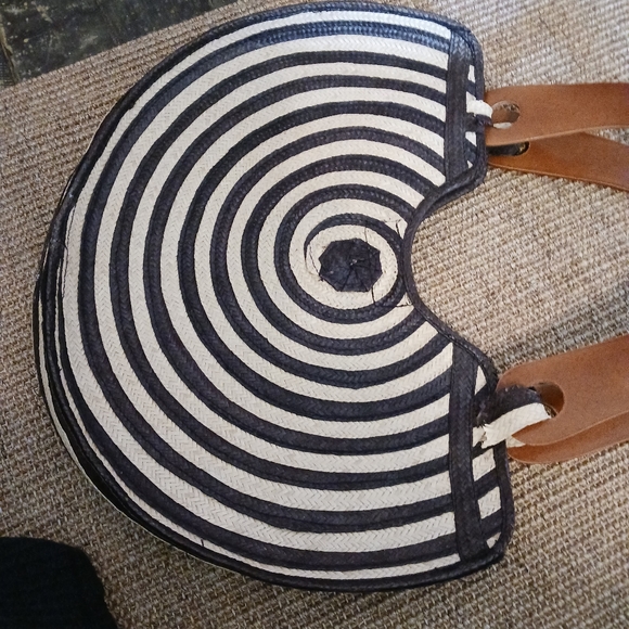 Black & Ecru Raffia Bag with Double Wood Handles - Picture 6 of 13